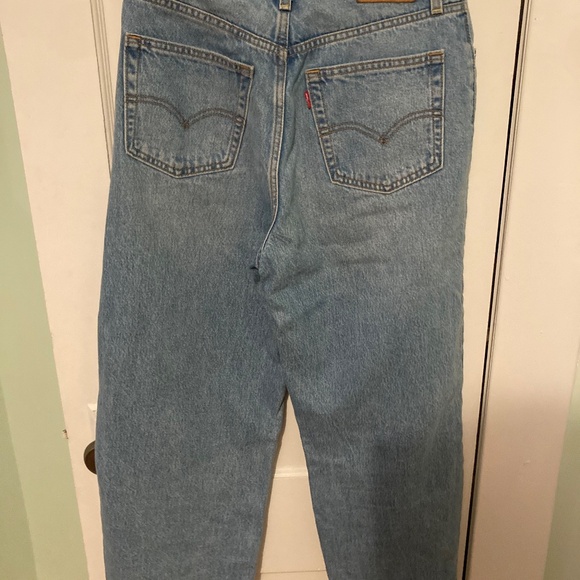 Levi Balloon Leg Jeans - Medium Wash - Size 29 - Picture 3 of 4
